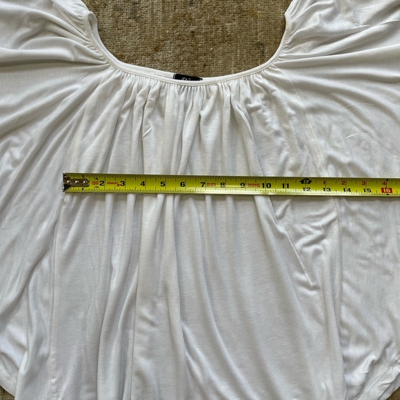 Winged Flowy Top Size S. White. - Picture 3 of 8